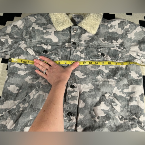 COLD CULTURE, camo, faux shearling jacket!! - Picture 8 of 13